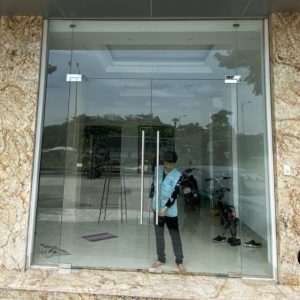 Sửa chữa cửa kính cường lực